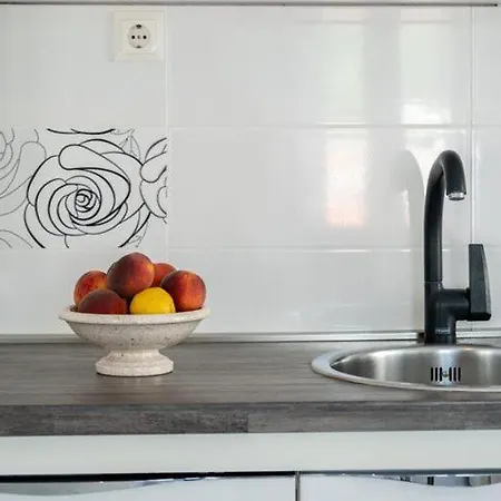 Sonja - Two Bedroom With Balcony And Garden View A3 2 St Pucisca