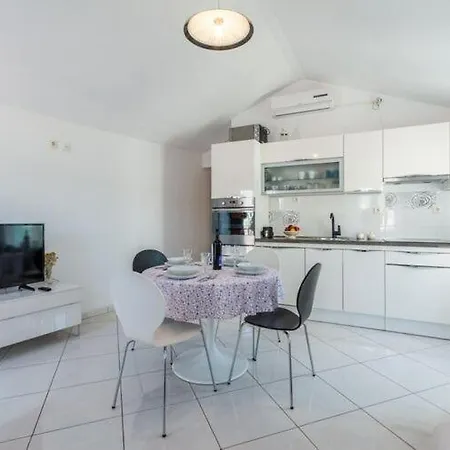 Sonja - Two Bedroom With Balcony And Garden View A3 2 St Appartement *