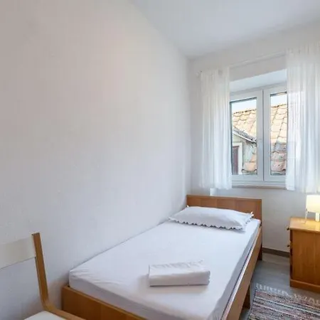 Sonja - Two Bedroom With Balcony And Garden View A3 2 St Appartement