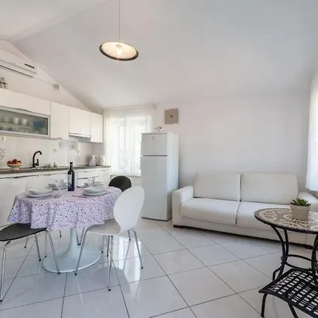 Sonja - Two Bedroom With Balcony And Garden View A3 2 St *