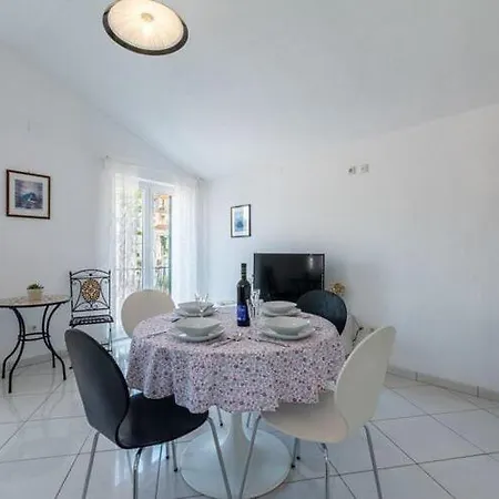 Sonja - Two Bedroom With Balcony And Garden View A3 2 St Appartement